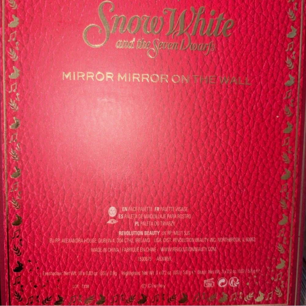 Revolution Beauty Snow White Eyeshadow & cheek palette - Picture 5 of 5